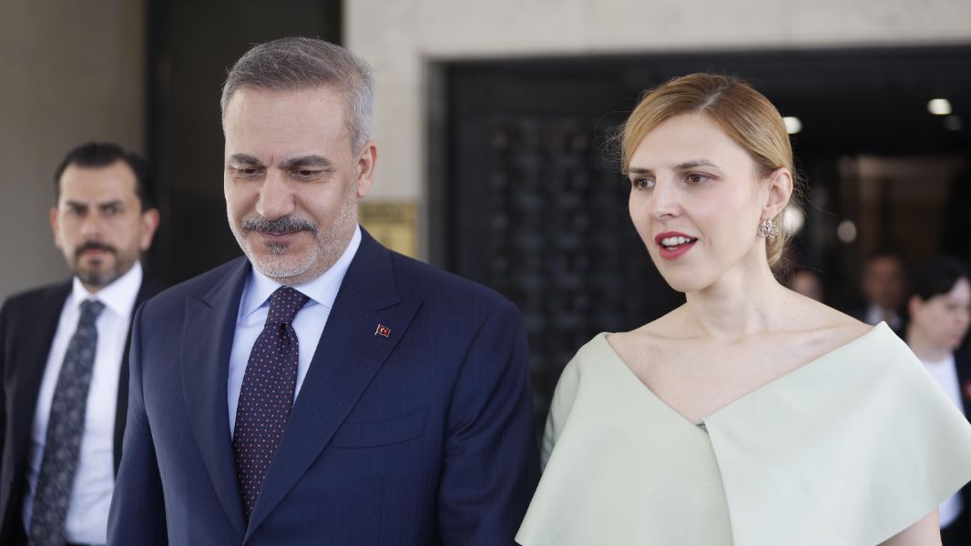 <p>Визията на Велислава Петрова на срещата с Хакан Фидан.</p>