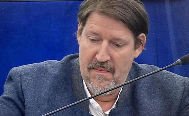 Докладчикът за Северна Македония: Не съм съгласен, но мнозинството реши така