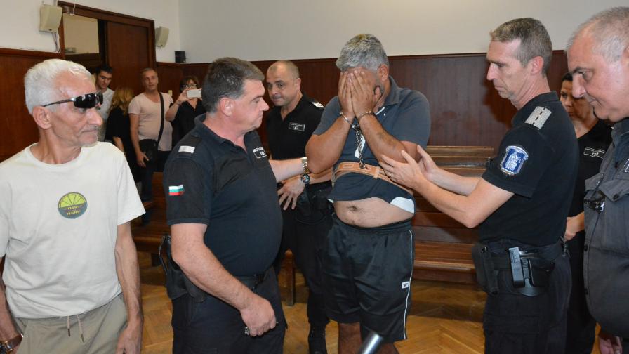 Окончателно: 10 години затвор за сириеца за убийството в бежанския център в Харманли