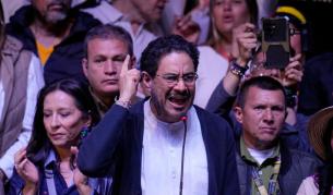 Сблъсъци с полицията и изгорени американски знамена след оспорваните избори в Колумбия