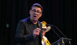 <p>Безсрамни предложения: Кой ще се намести до новия премиер на Великобритания</p>