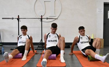 Двама юноши се присъединиха към Локо Пд