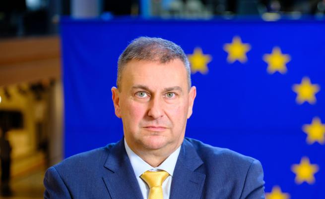 ПП обвини ГЕРБ за „Баба Алино“, Емил Радев отхвърли твърденията