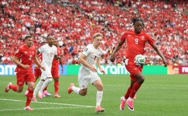 НА ЖИВО: Швейцария - Канада 0:0