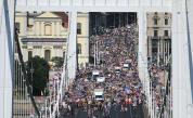 Над 10 000 души излязоха на първия „Прайд“ в Будапеща след падането на Орбан