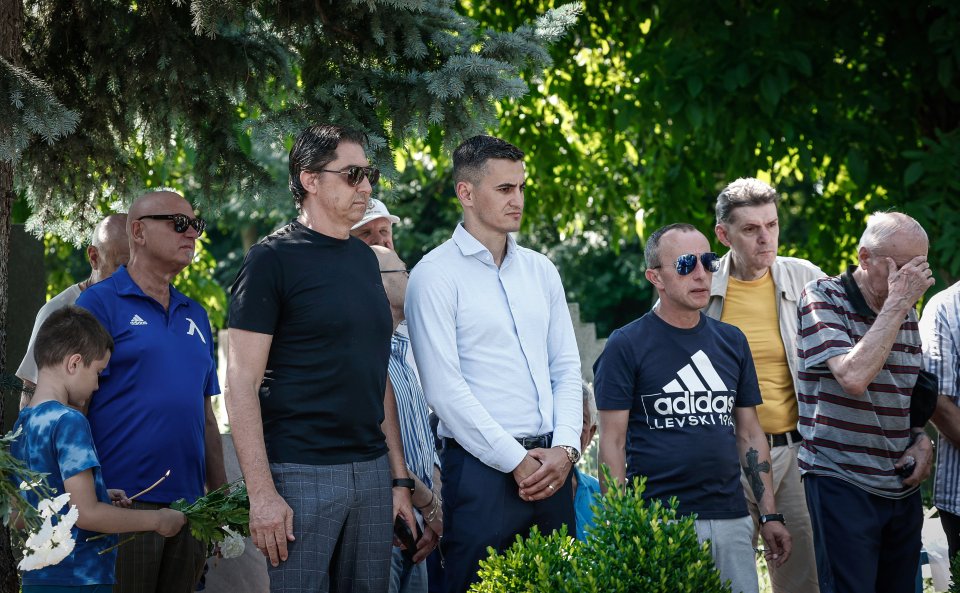 Поднасяне на венци и цветя в памет на Георги Аспарухов1
