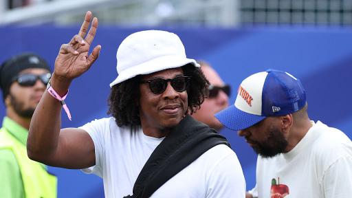 Милиардерът Jay-Z изненада с появата си на мач между Кот д'Ивоар и Еквадор на Мондиал 2026