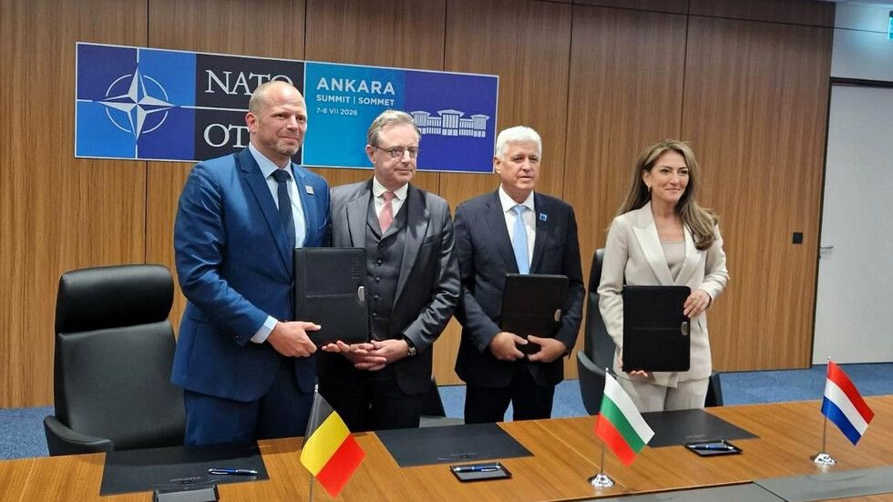 България ще получи от Белгия и Нидерландия седем кораба за противоминна борба