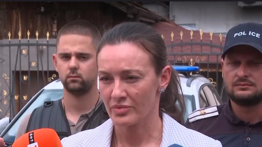 <p>СДВР разби стена и извади тръба на канал с фентанил в София</p>