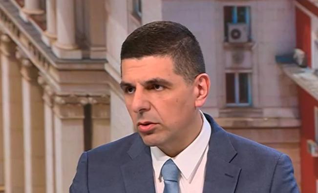 Ивайло Мирчев: Единият ни крак е при Путин, но проблемът е, че той е в потъващ кораб