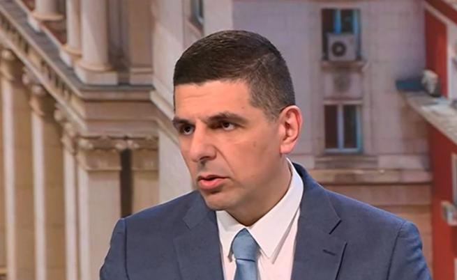 Ивайло Мирчев: Единият ни крак е при Путин, но проблемът е, че той е в потъващ кораб