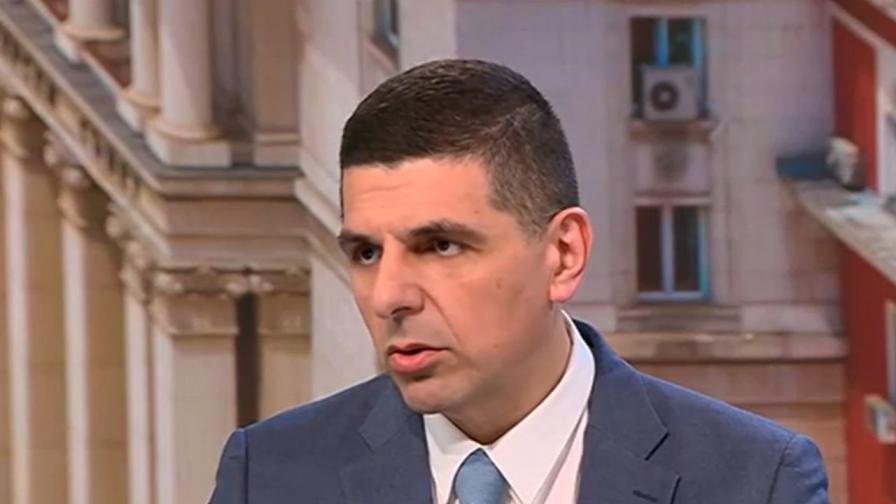 Ивайло Мирчев: Единият ни крак е при Путин, но проблемът е, че той е в потъващ кораб
