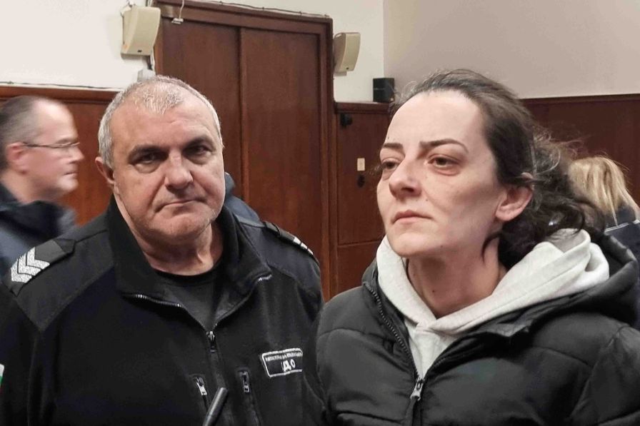 Бивша полицайка влиза в затвора за опит да пренесе 2 кг кокаин през „Капитан Андреево“