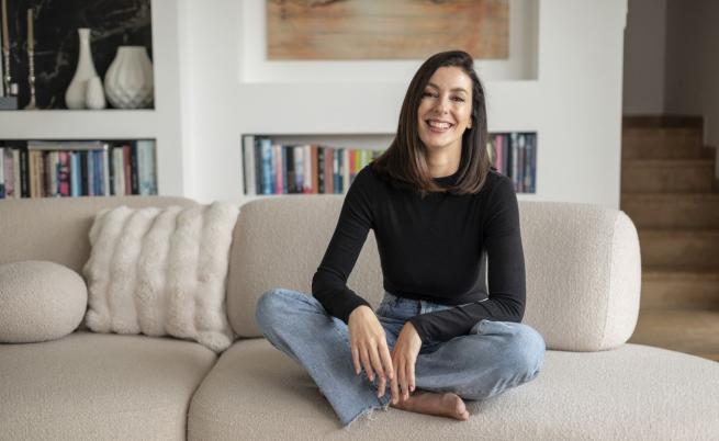 Феноменът Gen Z: Защо всички млади жени започнаха да се обличат абсолютно еднакво
