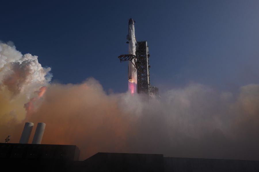 <p>Ракетата Starship изпълни нов тестов полет.</p>