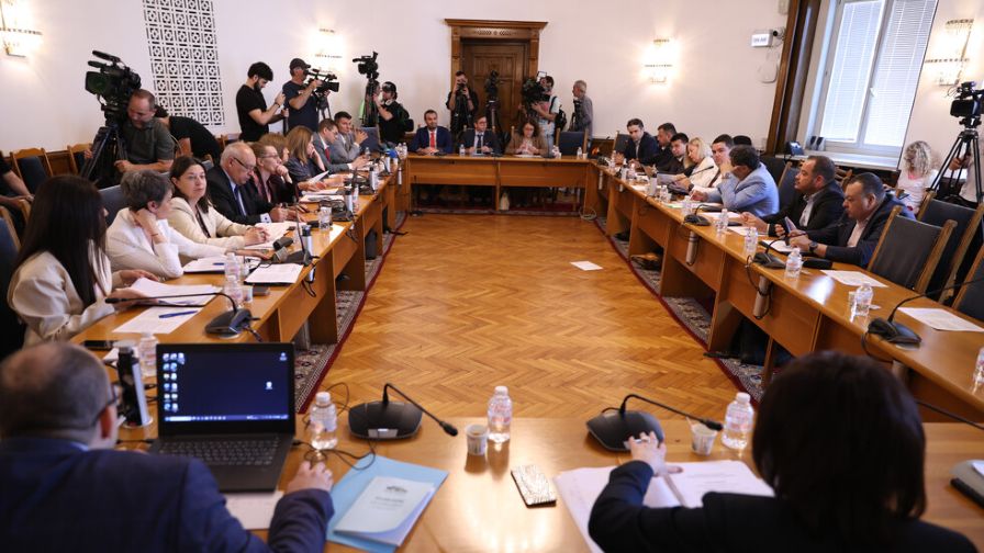 Правната комисия одобри на първо четене тест за почтеност за държавни служители на рискови позиции
