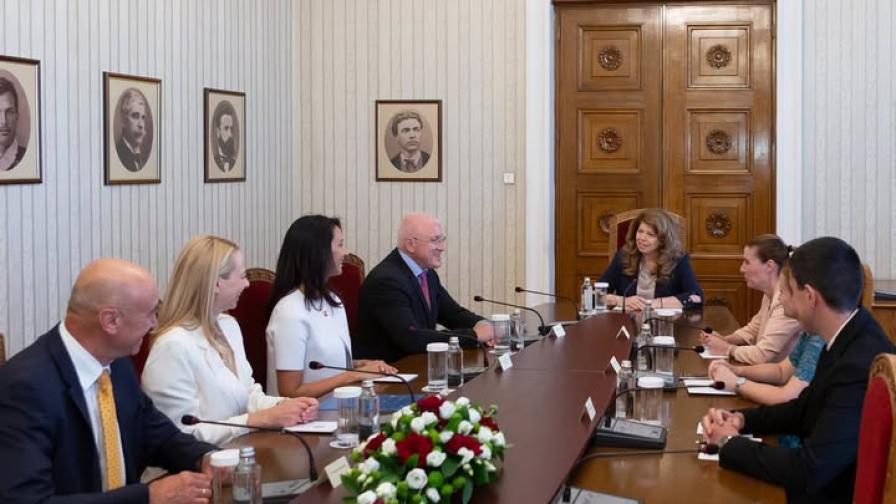 Йотова: Нашата страна има голям потенциал в сферата на информационните технологии и изкуствения интелект