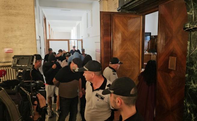 Оставиха в ареста петима от обвинените за производство и разпространение на фентанил