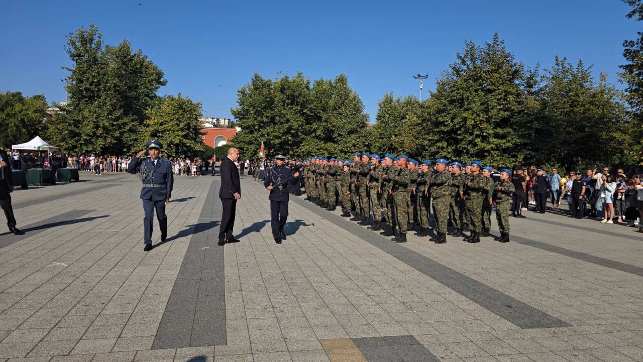 Нов випуск летци: Премиерът Румен Радев участва в церемонията в Плевен
