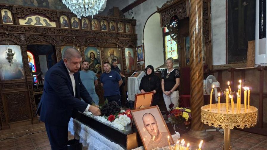 Последно сбогом с Георги Кузев след побоя на Младежкия хълм.