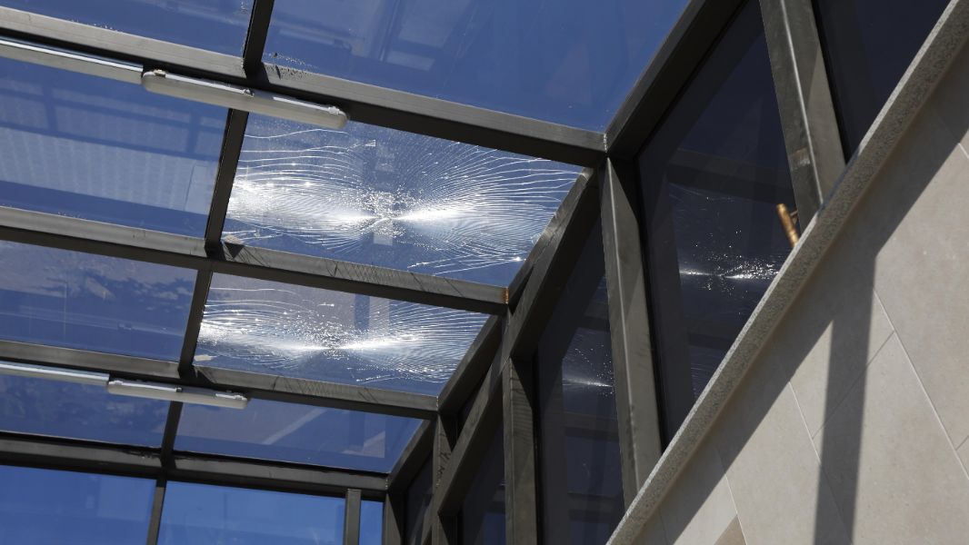 <p>Вандализъм върху новата метростанция "Ген. Владимир Вазов".</p>