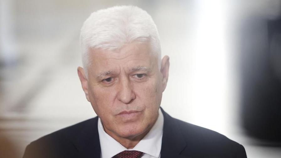 Министърът на отбраната: Иран проведе хибридна операция с помощта на български политици