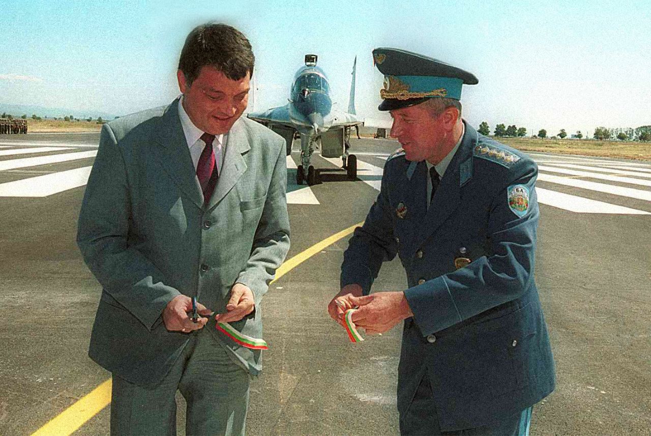 25 години по-късно: Как авиобаза „Граф Игнатиево“ беше модернизирана по стандартите на НАТО