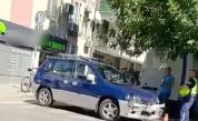 Кола се вряза в магазин във Варна, пострадала е жена
