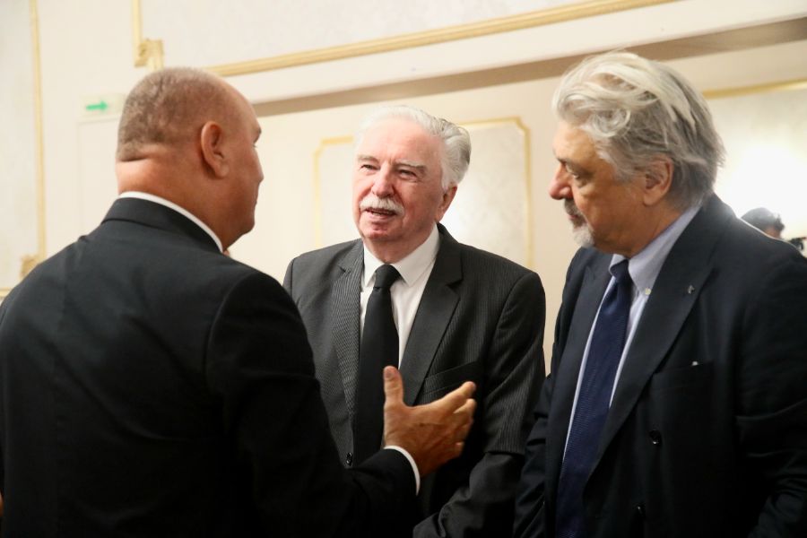 <p>Сърбия се сбогува с Ратко Младич.</p>