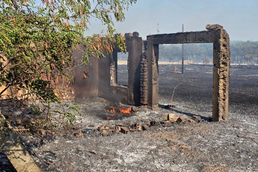 <p>Пожари пламнаха на няколко места в страната.</p>