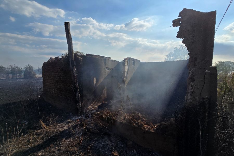 <p>Пожари пламнаха на няколко места в страната.</p>