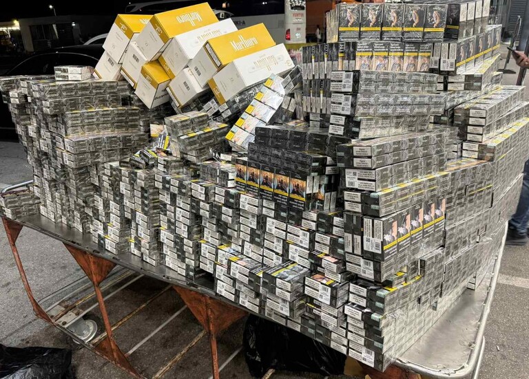 Заловиха над 125 000 къса контрабандни цигари в куфари на "Капитан Андреево"