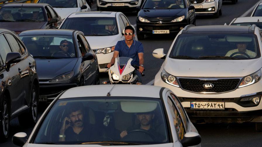 Бензинов шок в Иран: Цената скача двойно
