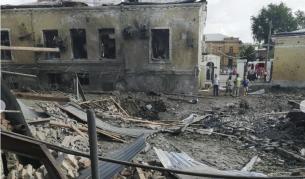 Сграда, понесла щети при ракетен удар, в руския град Таганрог, 28 юли 2023 г.