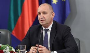 <p>Радев: Изобщо не съм адвокат на Путин</p>