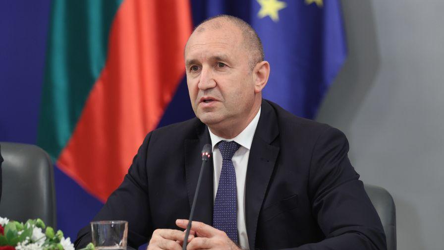 <p>Радев поиска спешно отзоваване на посланика ни в ОАЕ</p>