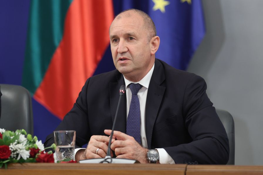 Радев: Колко можем да притискаме Русия, преди тя да отговори?