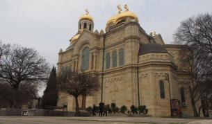 Частица от Честния пояс на Дева Мария пристигна във Варна