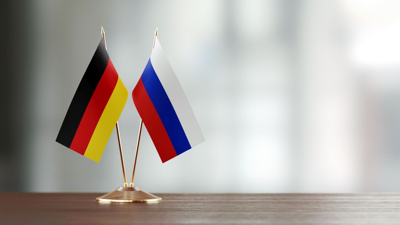 Кремъл открито предложи икономическо сътрудничество на крайнодясната АзГ преди изборите в Германия