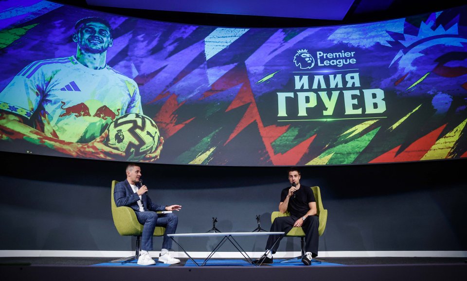 Илия Груев подари топки на деца от столична школа1