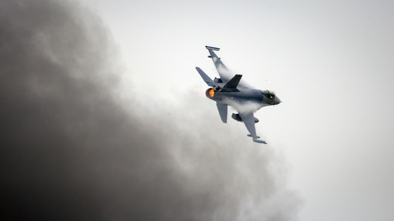 Американски изтребител F-16 се разби в Германия