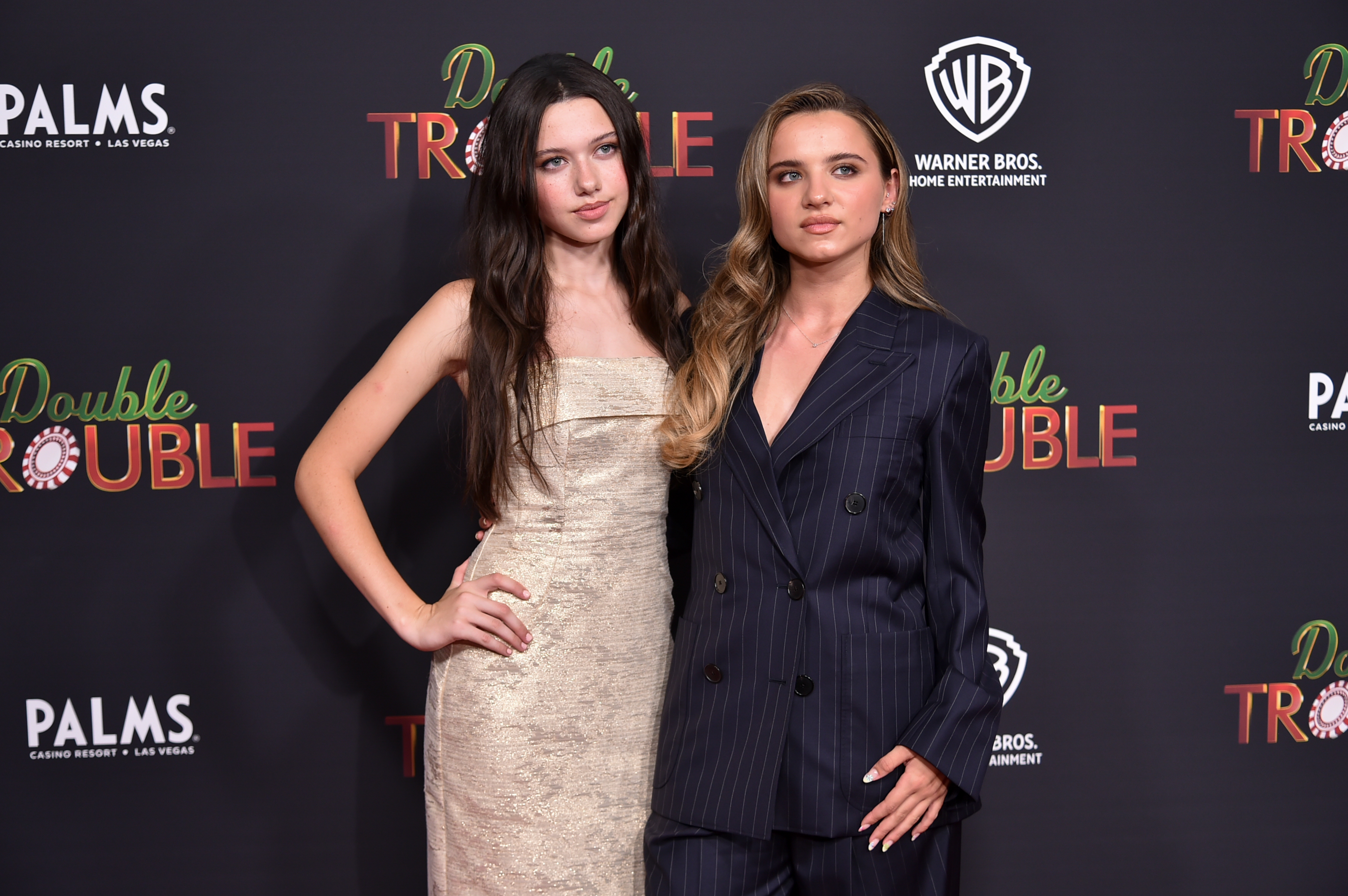 Актьори и гости присъстваха на премиерата на „Double Trouble“ в Бърбанк, Калифорния.