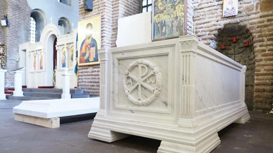 Исторически момент: Гърция предаде на България тленните останки на цар Самуил