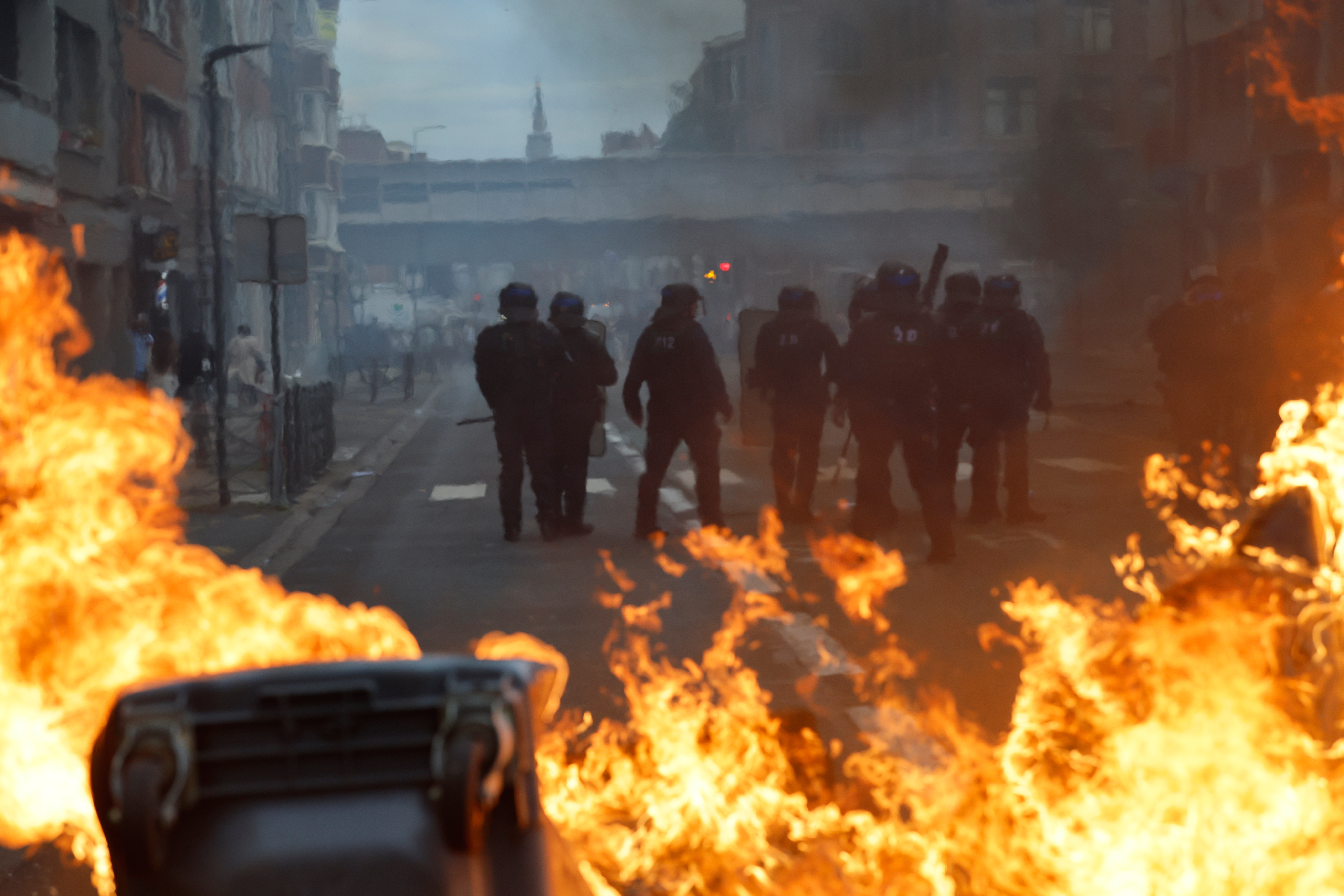 <p>Протестите във Франция - сблъсъци, блокади и напрежение по улиците.</p>
