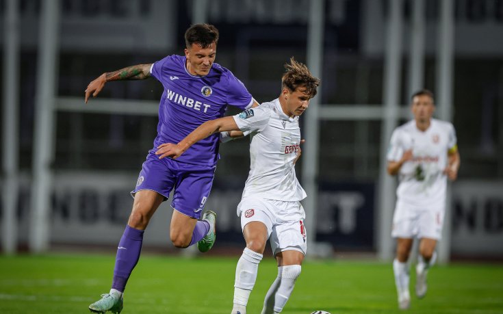 НА ЖИВО: Етър 0:0 Фратрия, равностойно начало