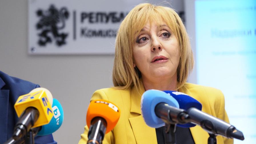 Мая Манолова