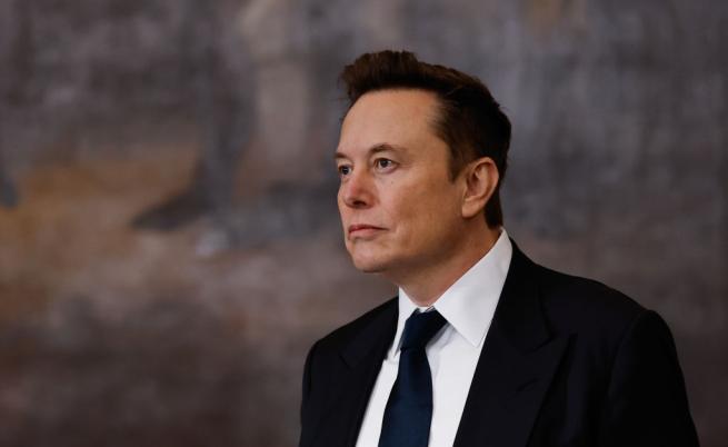 Мъск призна: SpaceX ограничи Starlink в Украйна заради атаките с дронове