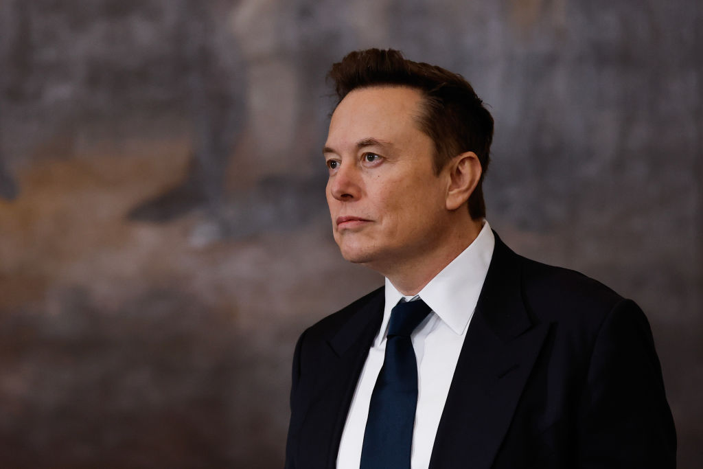 Мъск призна: SpaceX ограничи Starlink в Украйна заради атаките с дронове