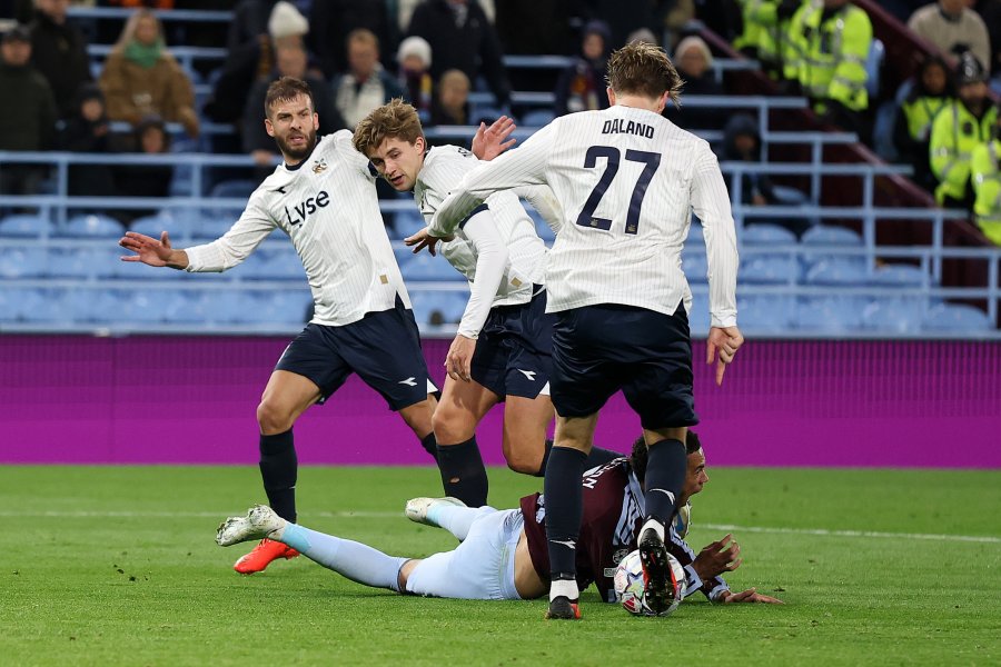 Астън Вила Викинг1