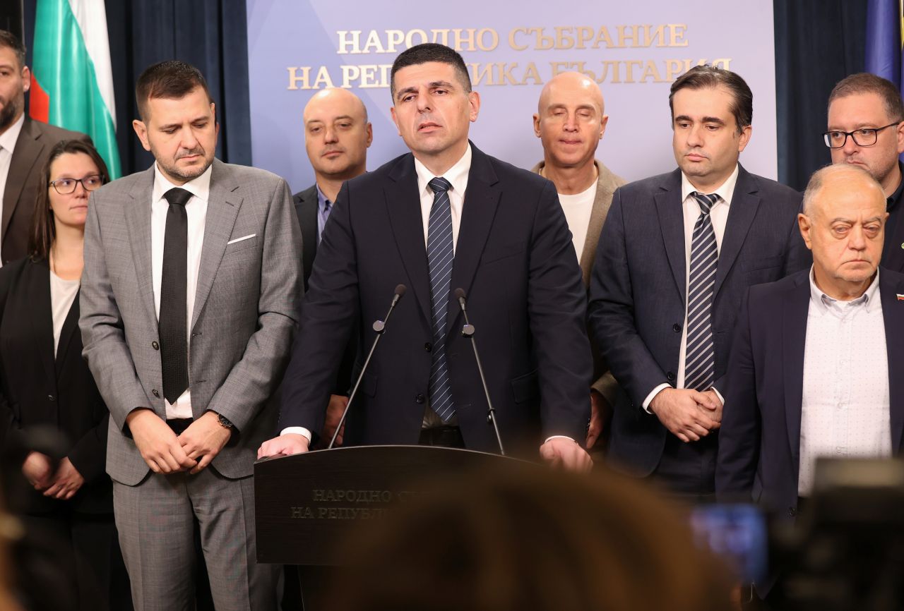 ДБ поиска оставките на шефа на НСО и Михаела Доцова след случая „Колтуклиева“